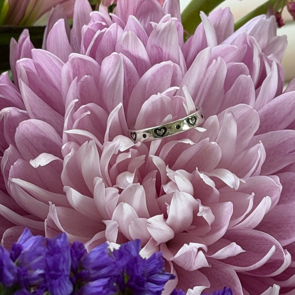 James Avery RETIRED Love Heart Stackable Ring